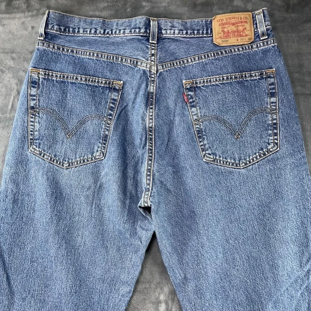 Y2K Levi's 569 Jeans Mens 36x32 Fits 36x31 Blue Medium Wash Loose Straight Denim